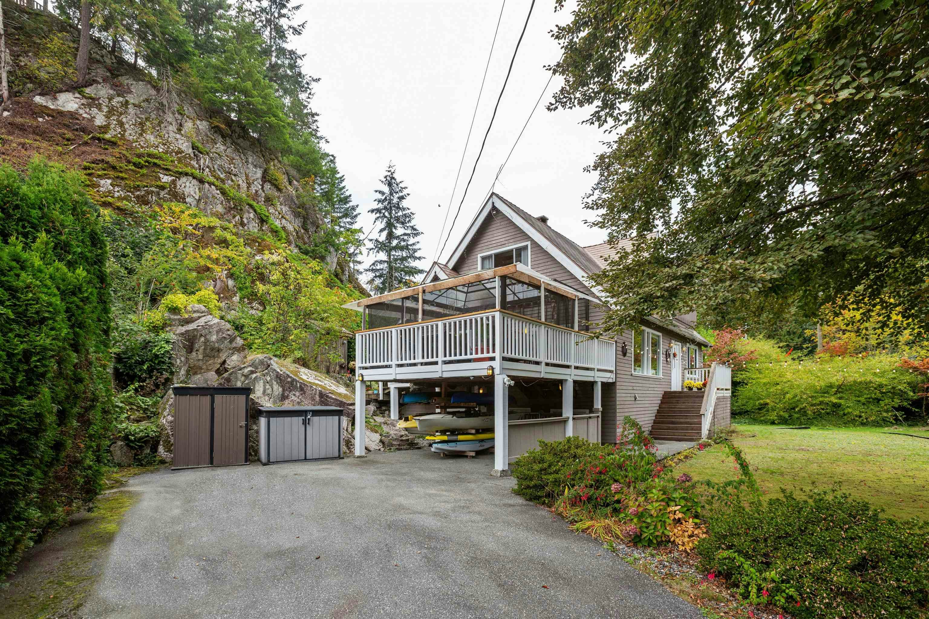 5607 Eagle Harbour Road, West Vancouver, BC, V7W 1P4