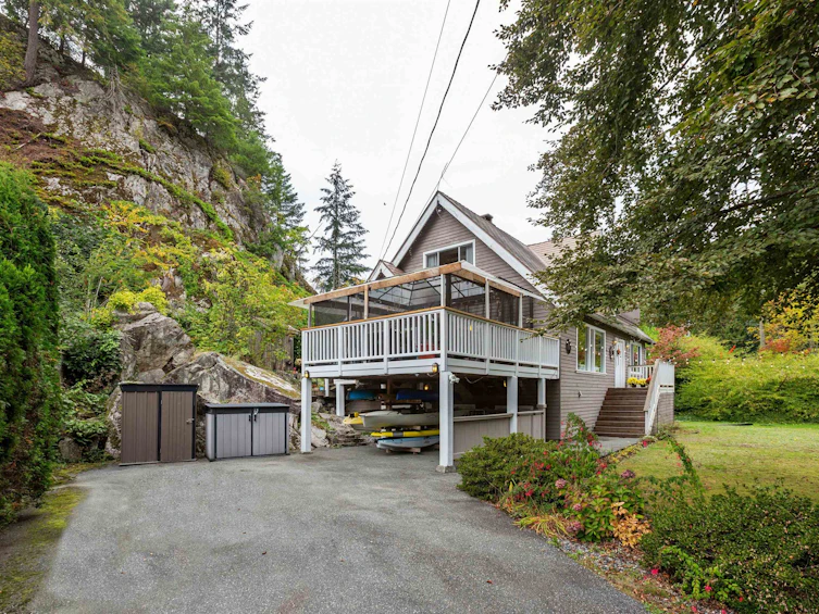 5607 Eagle Harbour Road, West Vancouver, BC, V7W 1P4