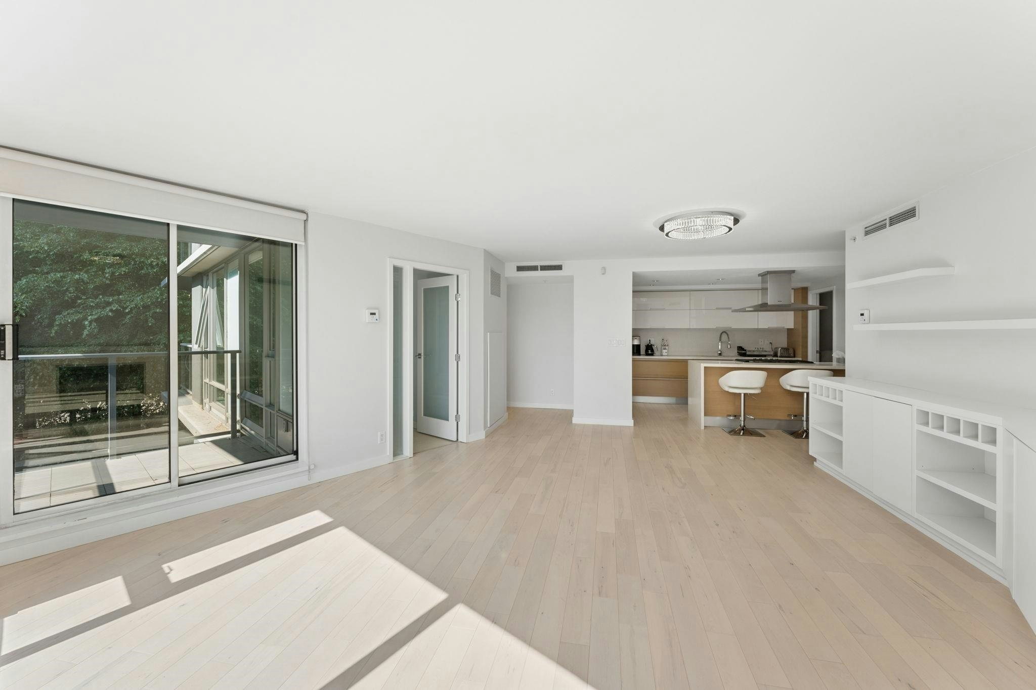 305-8 Smithe Mews, Vancouver, BC, V6B 0A5 - 5