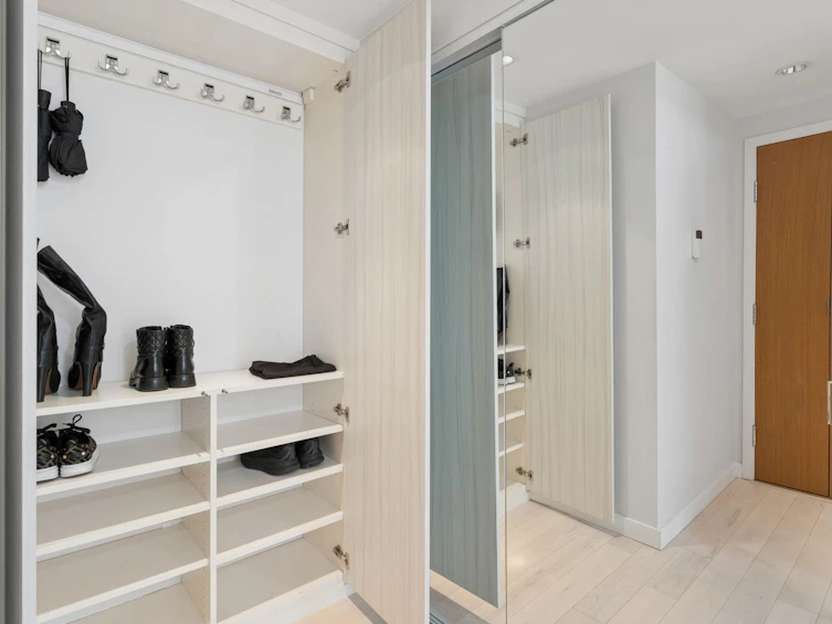 305-8 Smithe Mews, Vancouver, BC, V6B 0A5 - 17