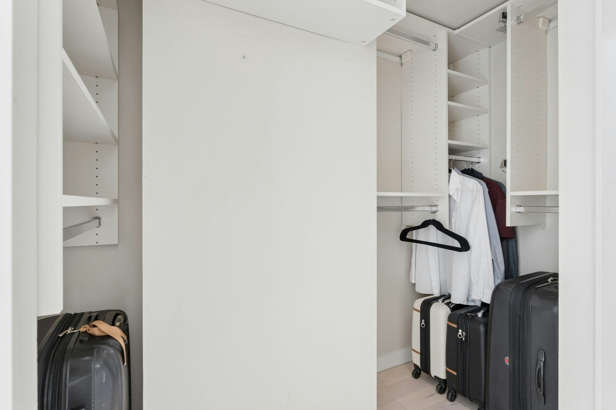 305-8 Smithe Mews, Vancouver, BC, V6B 0A5 - 14
