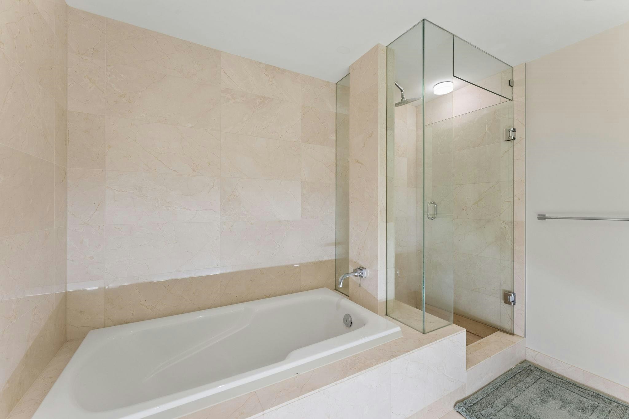 305-8 Smithe Mews, Vancouver, BC, V6B 0A5 - 12