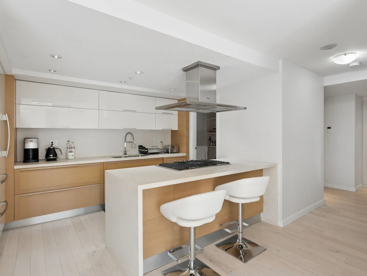 305-8 Smithe Mews, Vancouver, BC, V6B 0A5 - 6
