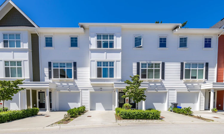 54-27735 Roundhouse Drive