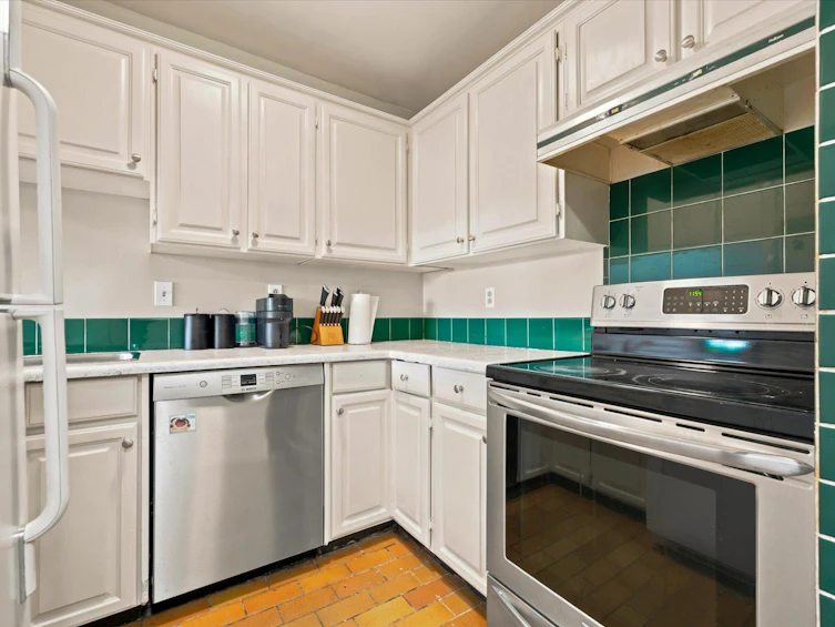 101-2240 Wall Street, Vancouver, BC, V5L 1B6 - 18
