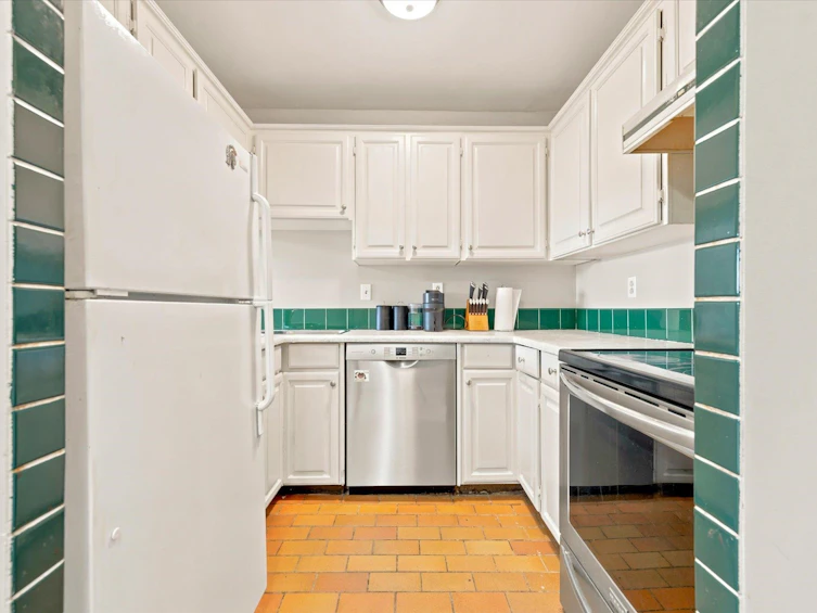 101-2240 Wall Street, Vancouver, BC, V5L 1B6 - 17
