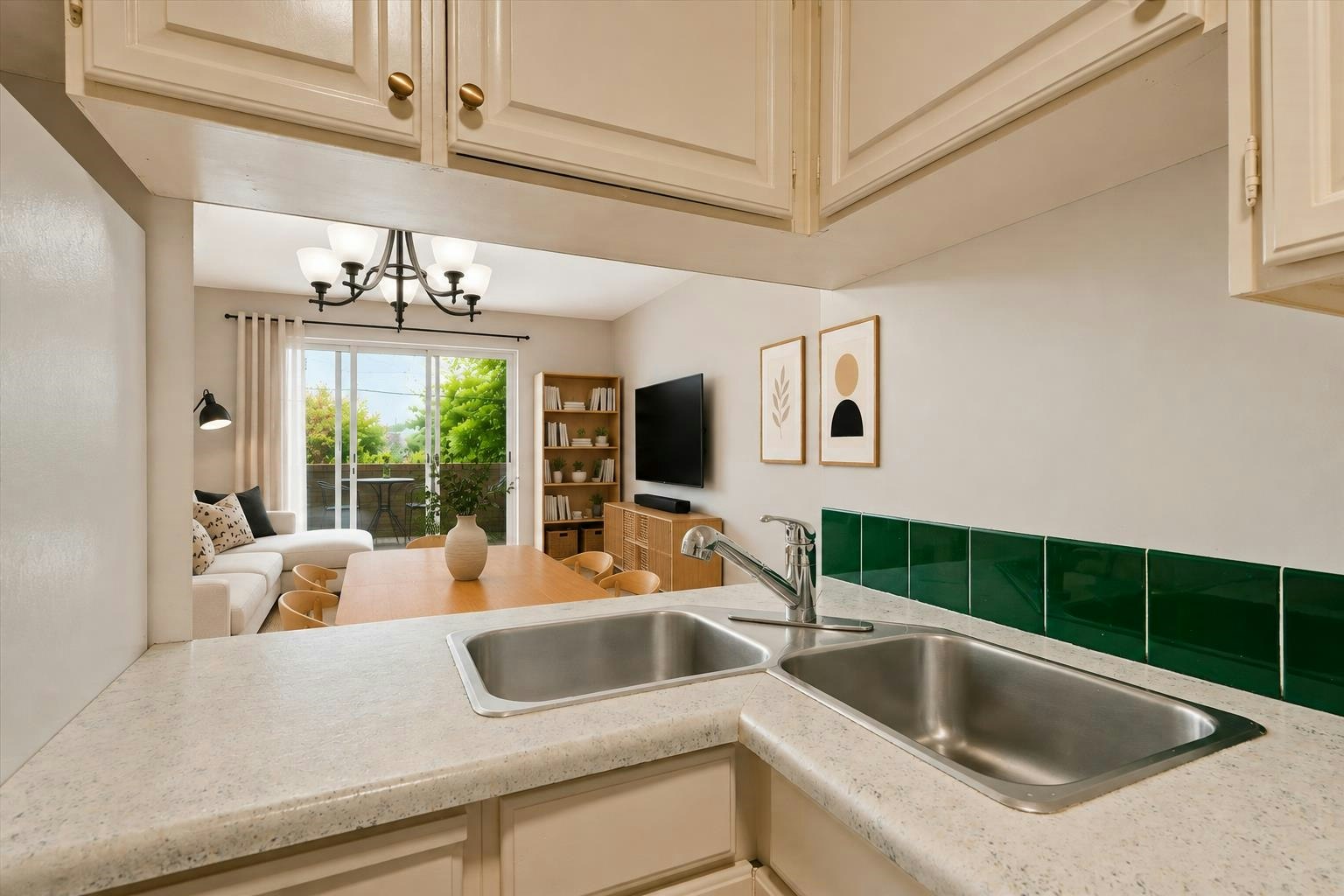 101-2240 Wall Street, Vancouver, BC, V5L 1B6 - 5