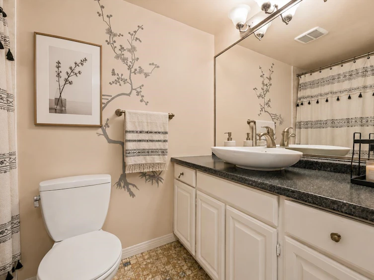 101-2240 Wall Street, Vancouver, BC, V5L 1B6 - 7