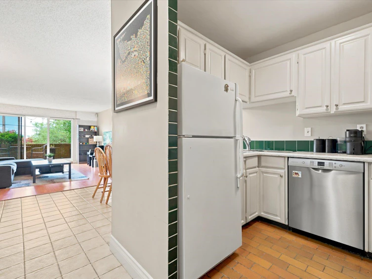 101-2240 Wall Street, Vancouver, BC, V5L 1B6 - 16