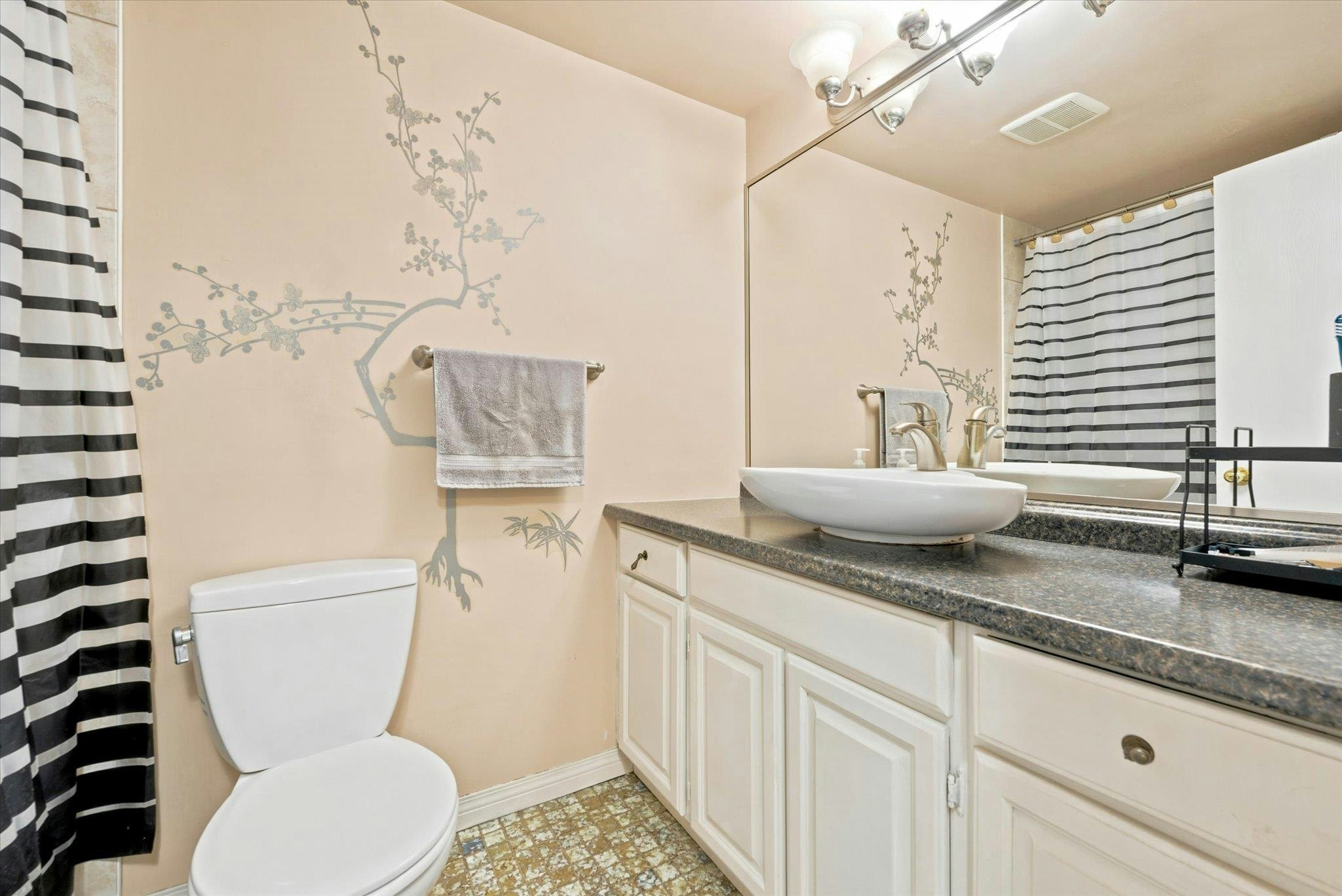 101-2240 Wall Street, Vancouver, BC, V5L 1B6 - 24