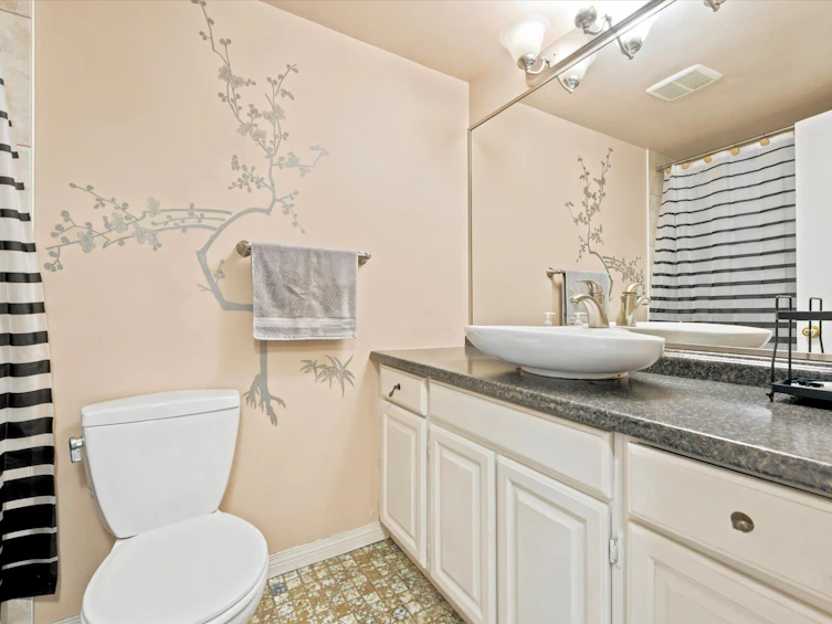 101-2240 Wall Street, Vancouver, BC, V5L 1B6 - 24