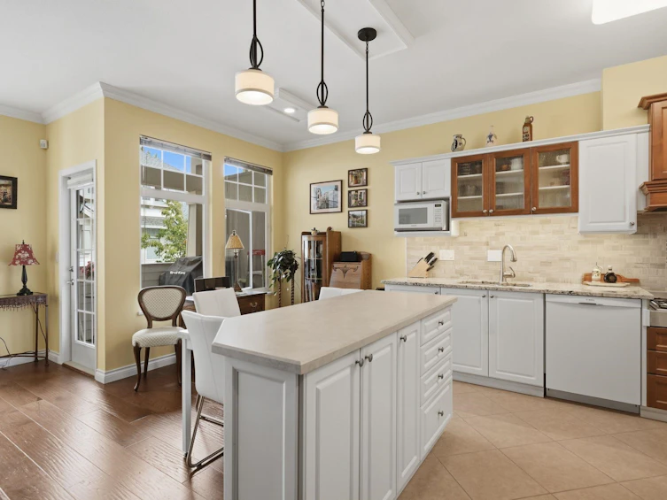 24-15037 58 Avenue, Surrey, BC, V3S 8Z5 - 4