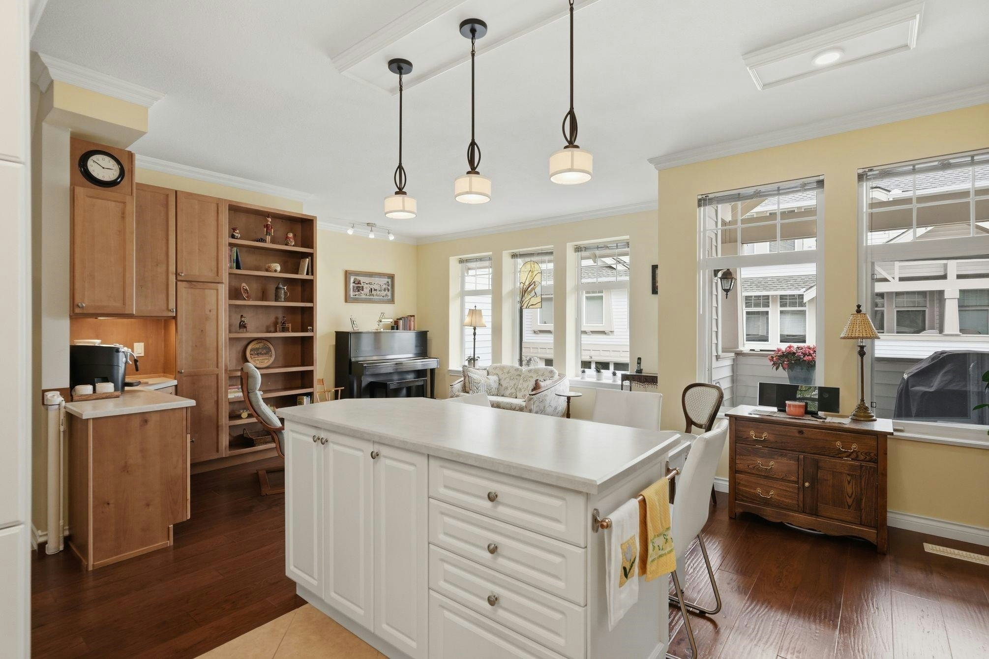 24-15037 58 Avenue - 4
