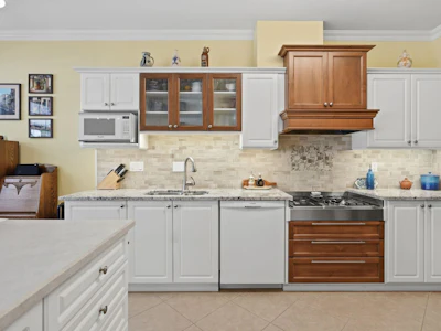 24-15037 58 Avenue - 5