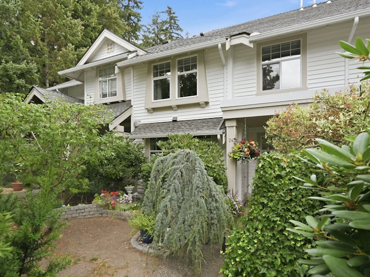 24-15037 58 Avenue, Surrey, BC, V3S 8Z5