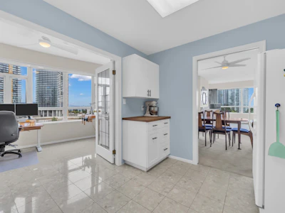 901-6521 Bonsor Avenue - 3