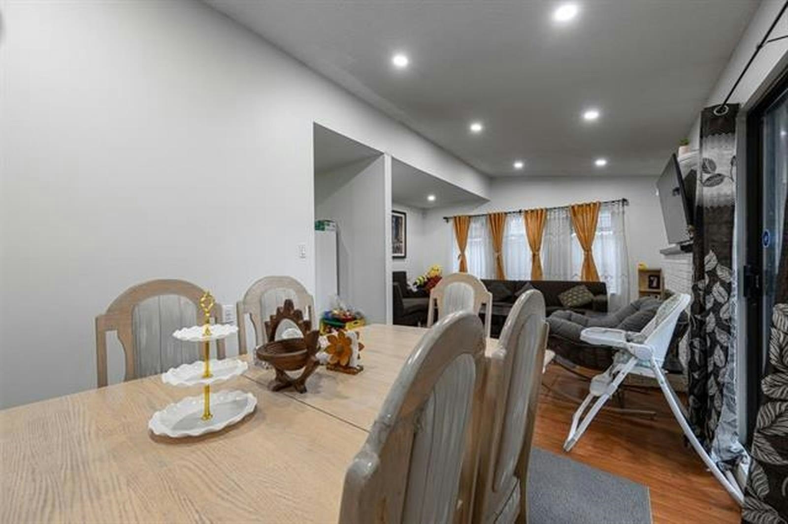 7366 128a Street - 4