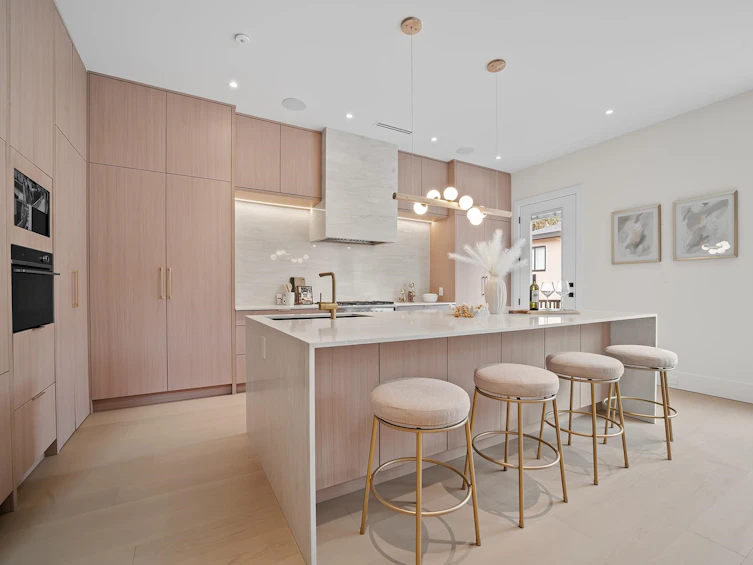 2-6070 Elgin Avenue, Burnaby, BC, V5H 3S4 - 2