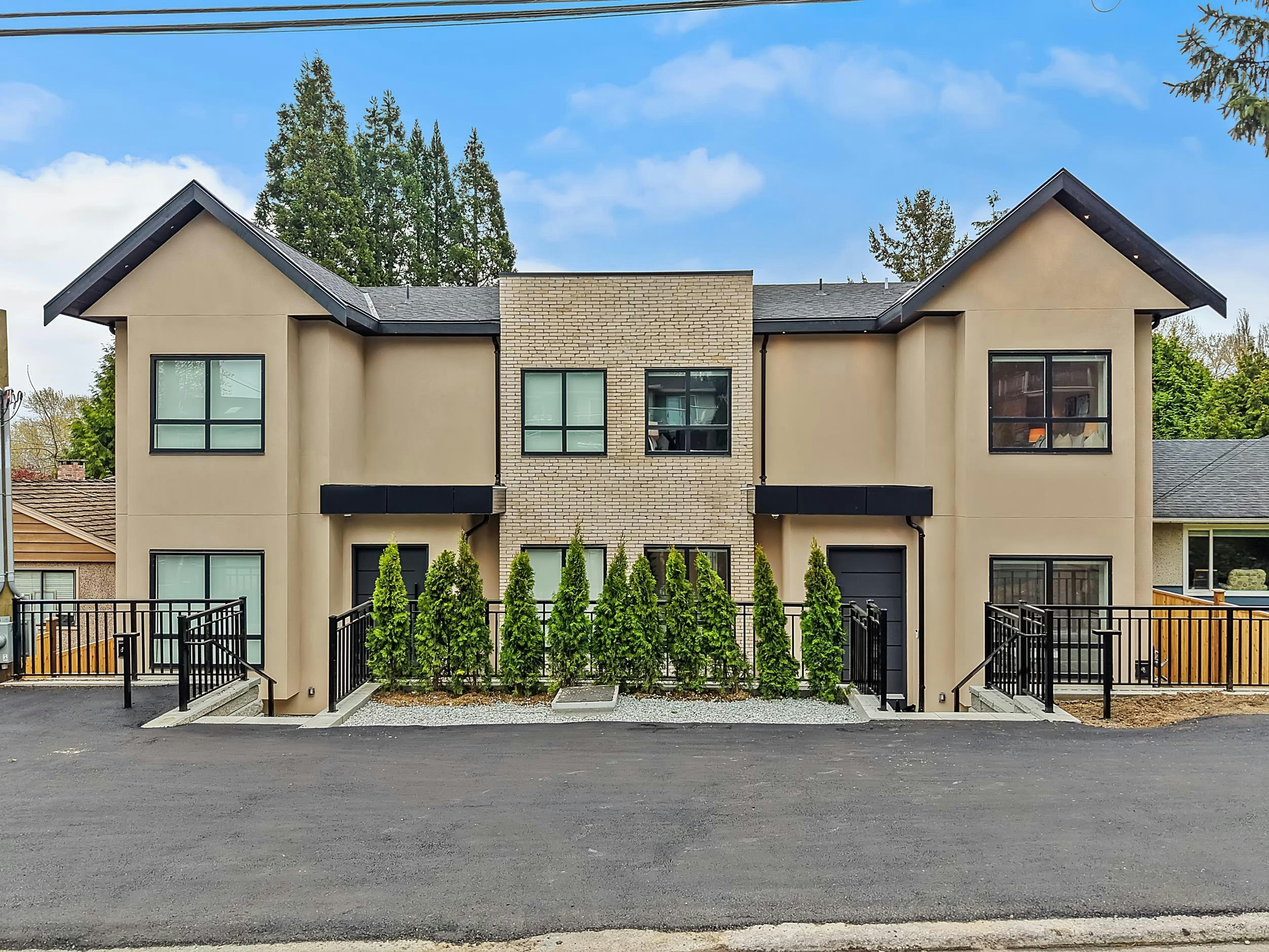 2-6070 Elgin Avenue, Burnaby, BC, V5H 3S4