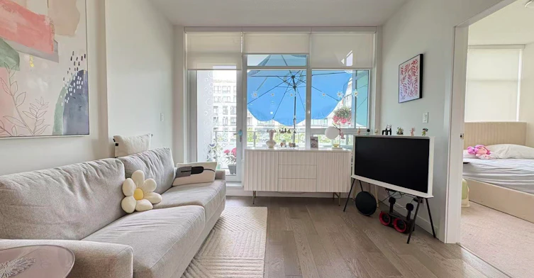 4963 Cambie St, Vancouver, BC, V5Z 0H5