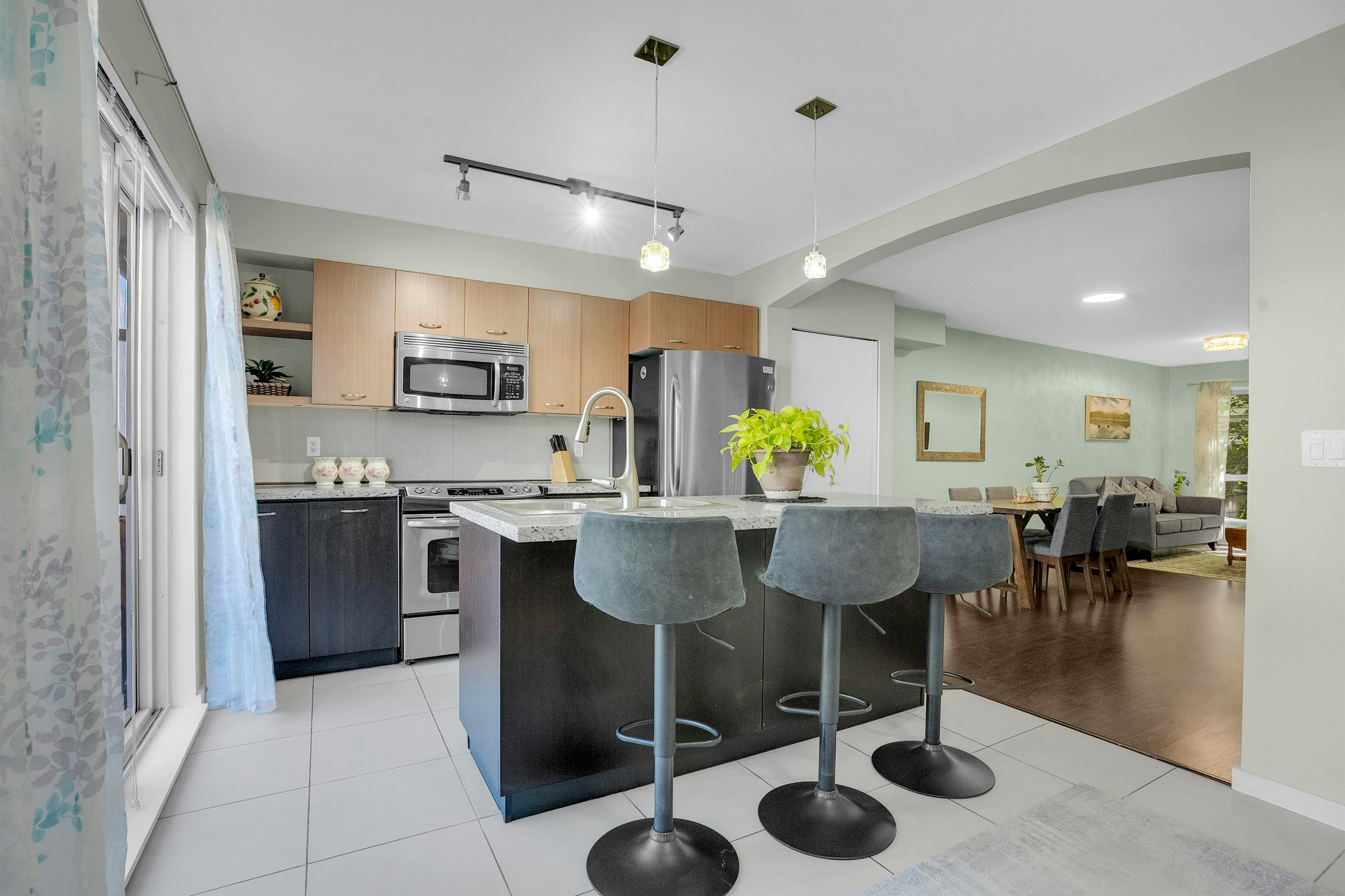 101-6671 121 Street, Surrey, BC, V3W 1T9 - 8