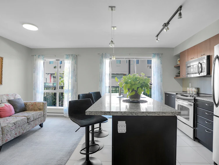 101-6671 121 Street, Surrey, BC, V3W 1T9 - 6