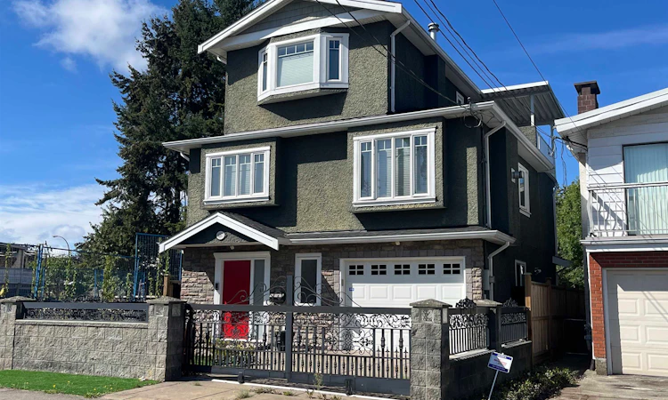 6167 Commercial Street