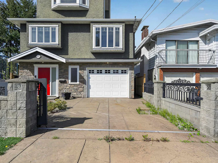 6167 Commercial Street, Vancouver, BC, V5P 3P2 - 3