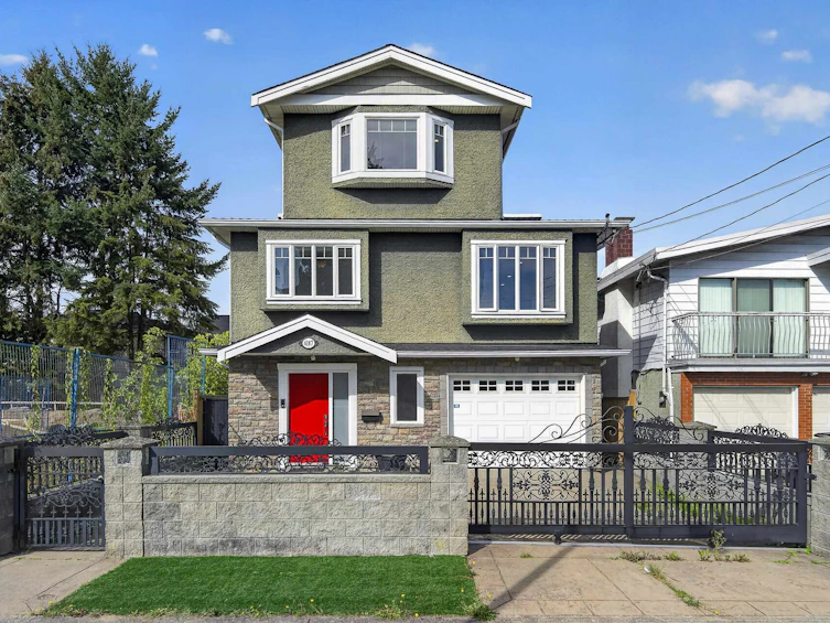 6167 Commercial Street, Vancouver, BC, V5P 3P2 - 2