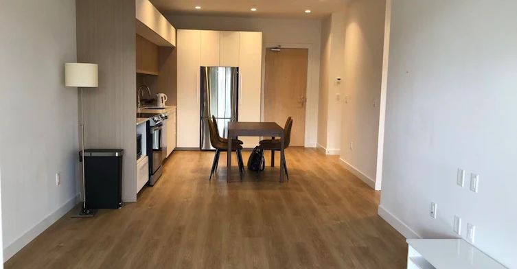 6F-9888 University Crescent, Burnaby, BC, V5A 0G4