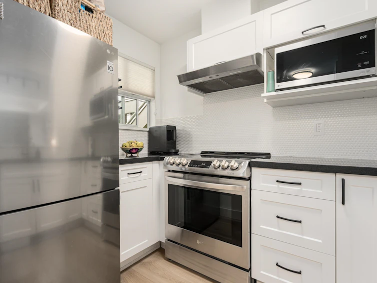 407-1333 W 7th Avenue, Vancouver, BC, V6H 1B8 - 10
