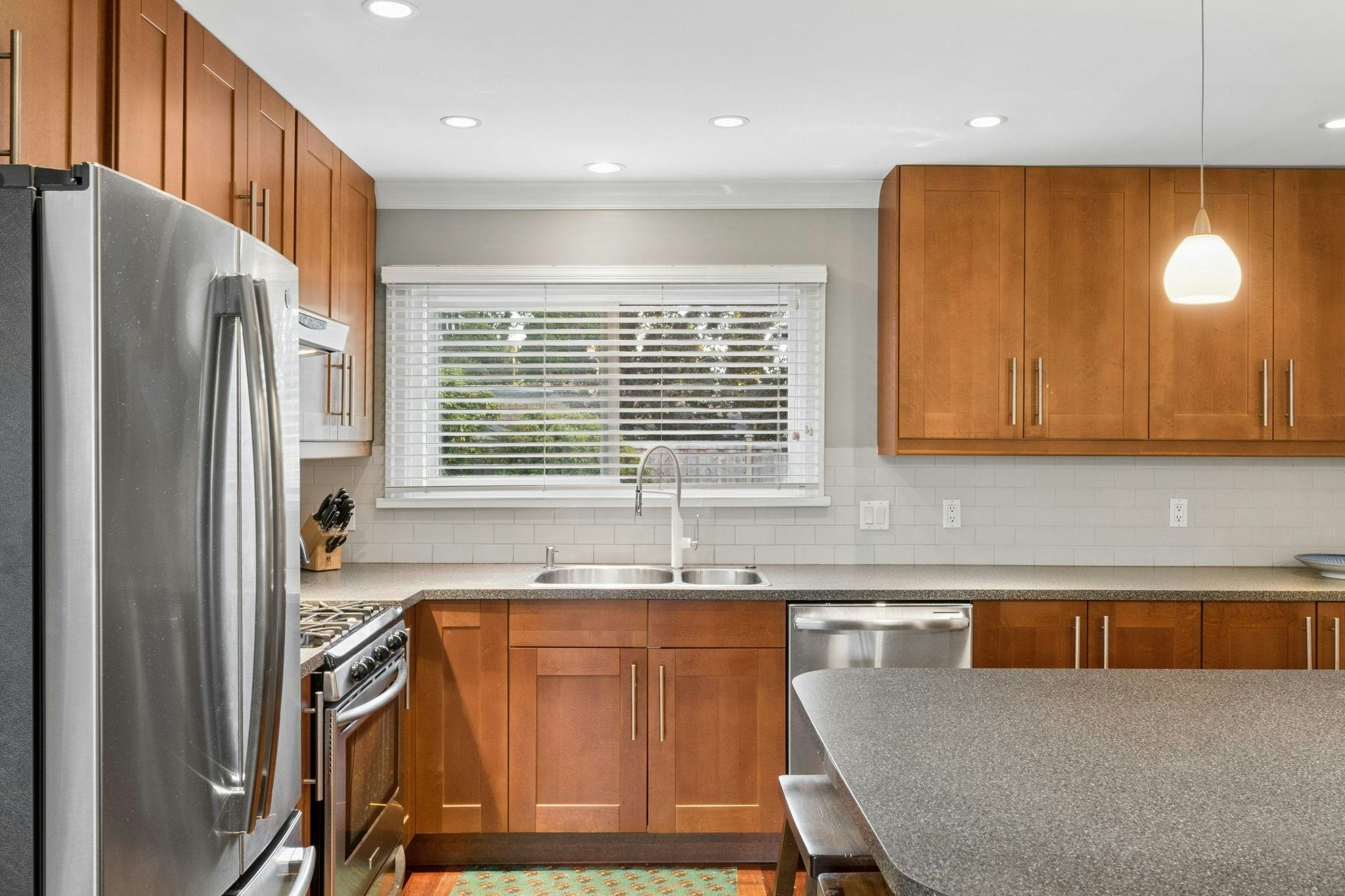 1283 Pinewood Crescent, North Vancouver, BC, V7P 1G1 - 15