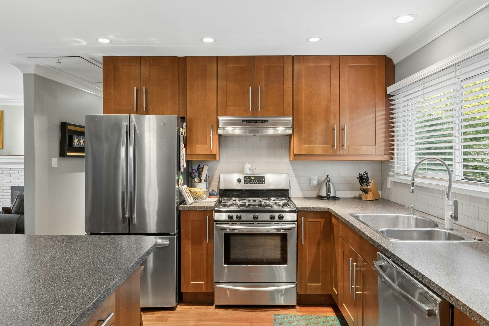 1283 Pinewood Crescent, North Vancouver, BC, V7P 1G1 - 16