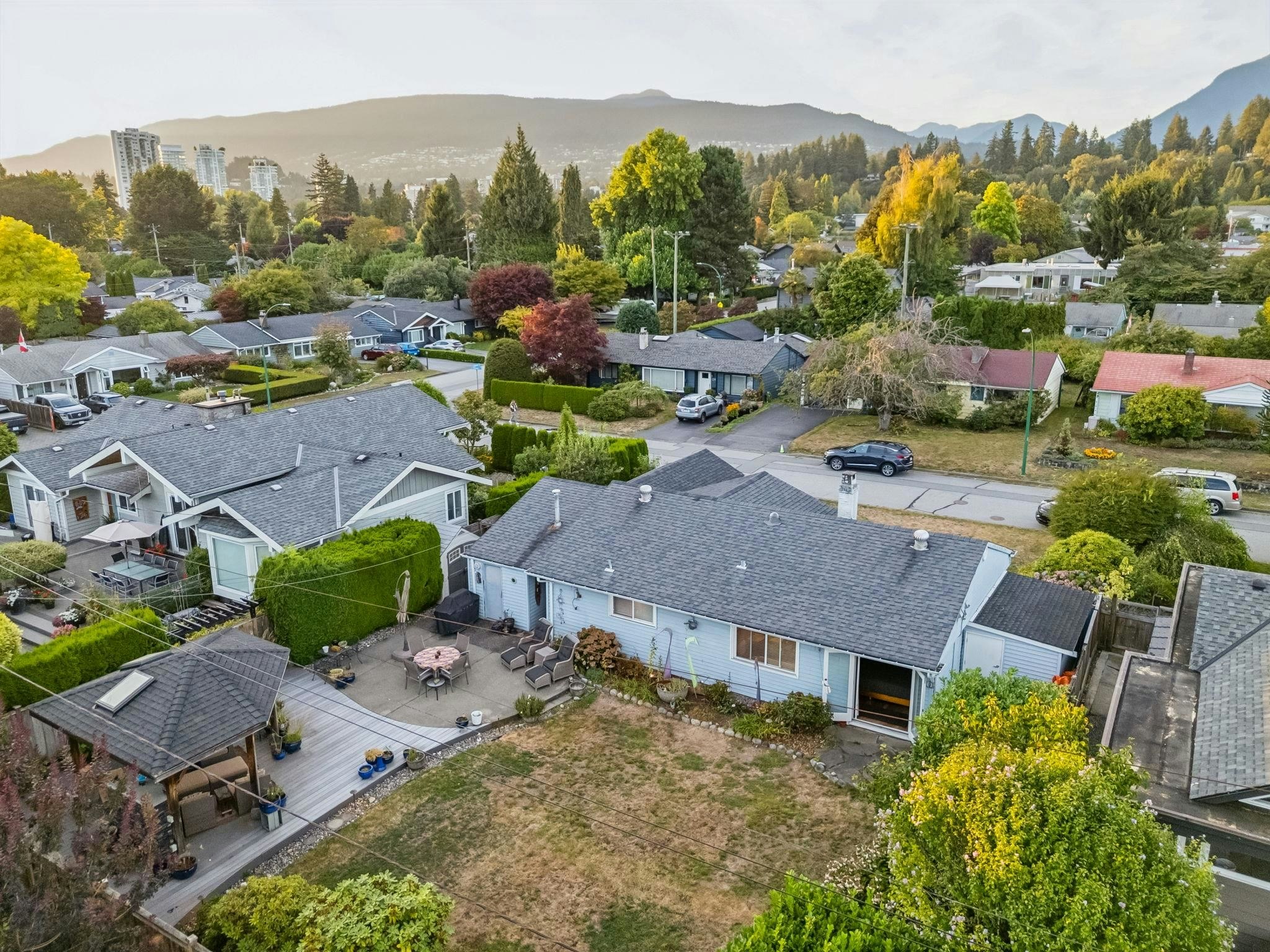 1283 Pinewood Crescent, North Vancouver, BC, V7P 1G1 - 33