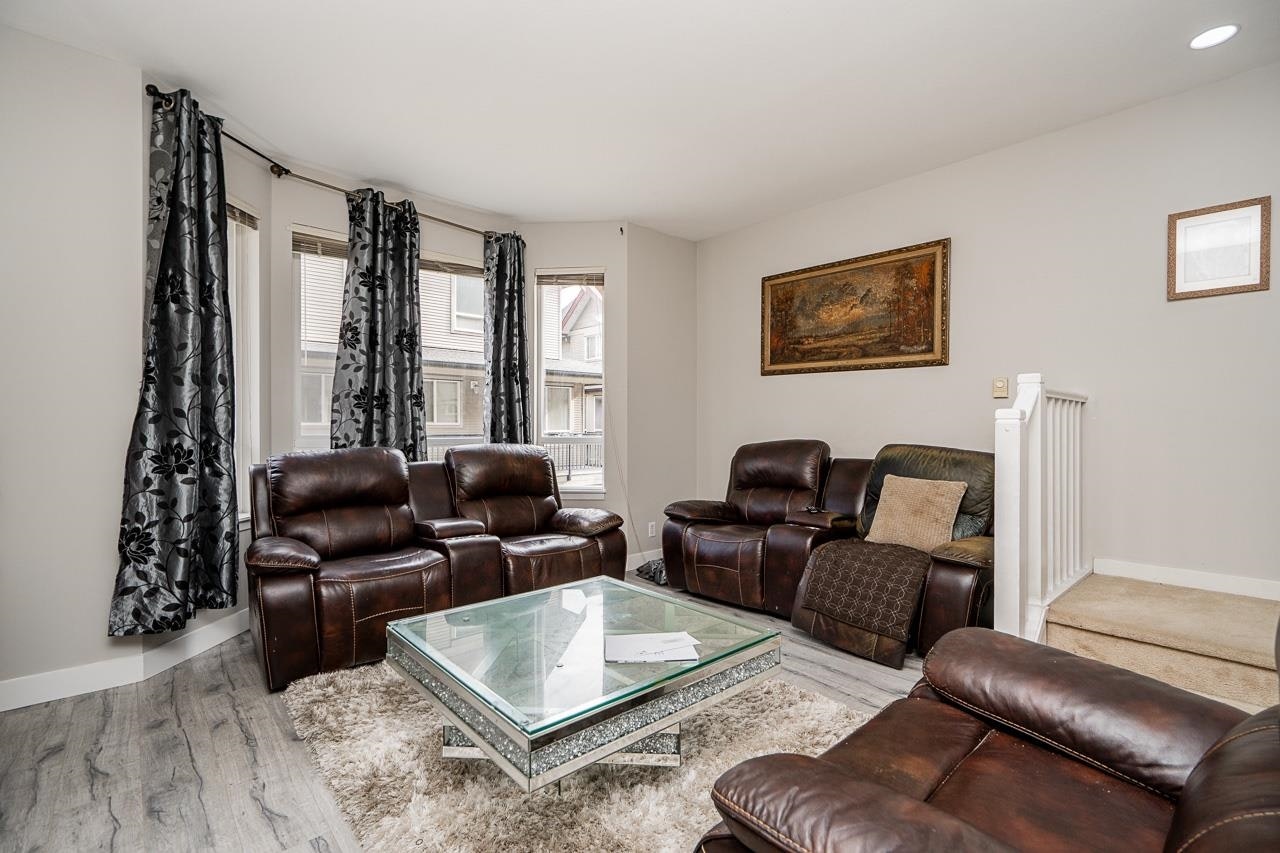 11-16772 61 Avenue, Surrey, BC, V3S 4P2