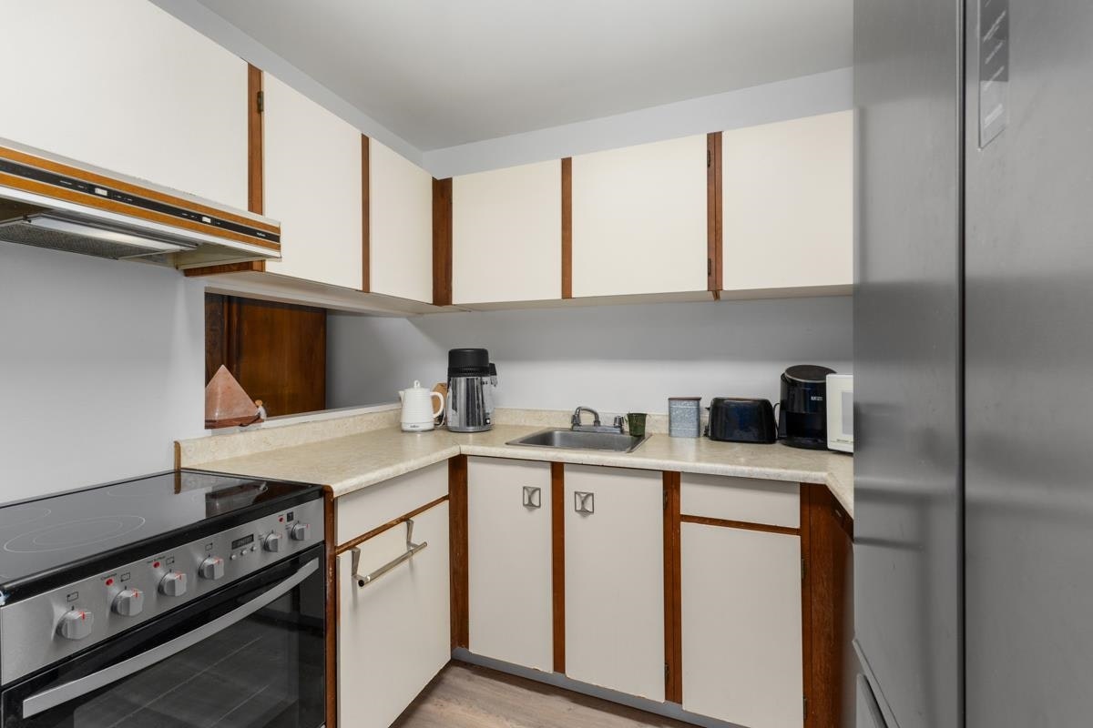 202-1080 Broughton Street, Vancouver, BC, V6G 2A8 - 9