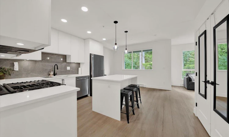 309-3528 146a Street