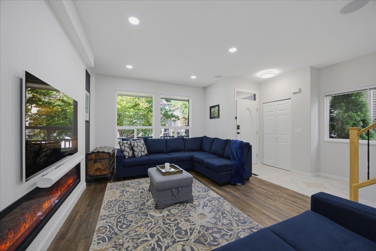 24030 102a Avenue, Maple Ridge, BC, V2W 2A2 - 6