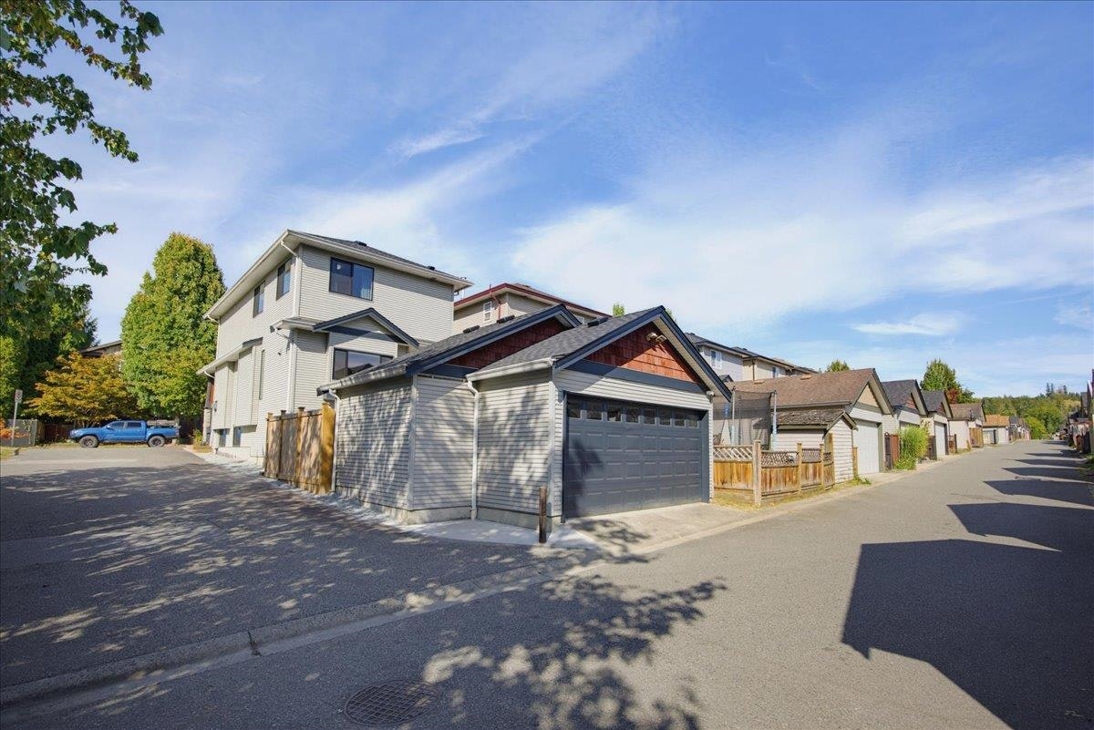 24030 102a Avenue, Maple Ridge, BC, V2W 2A2 - 35