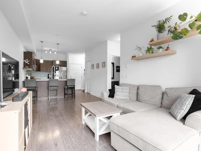 207-12070 227 Street - 5