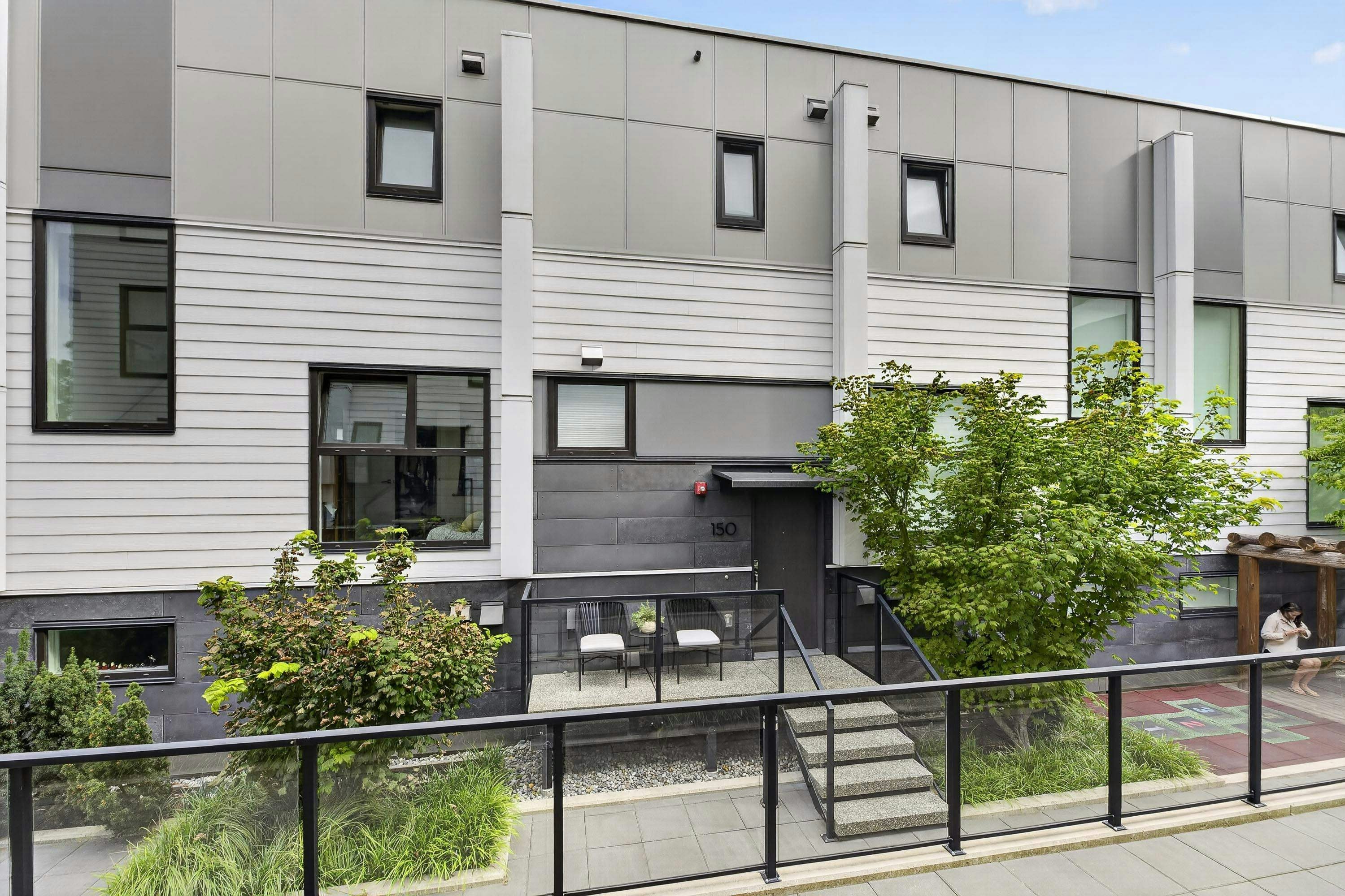 150 W Woodstock Avenue - 2