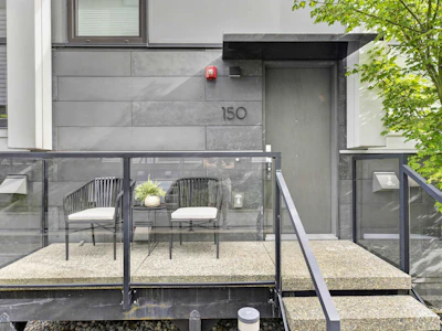 150 W Woodstock Avenue - 3