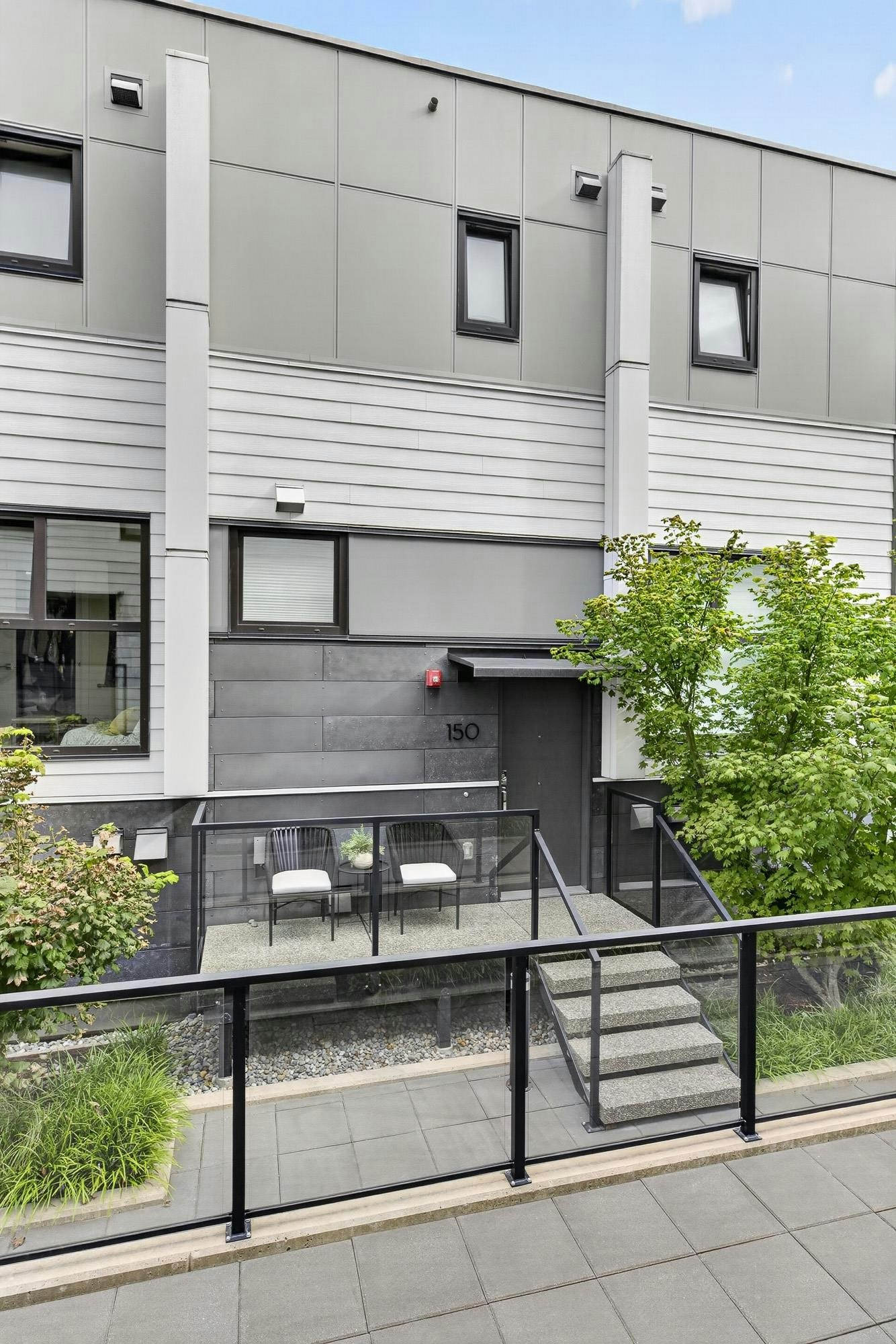 150 W Woodstock Avenue - 4