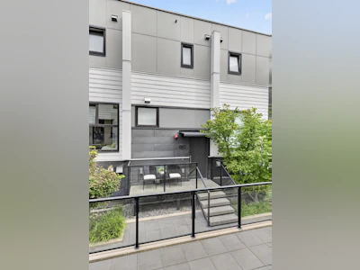 150 W Woodstock Avenue - 4