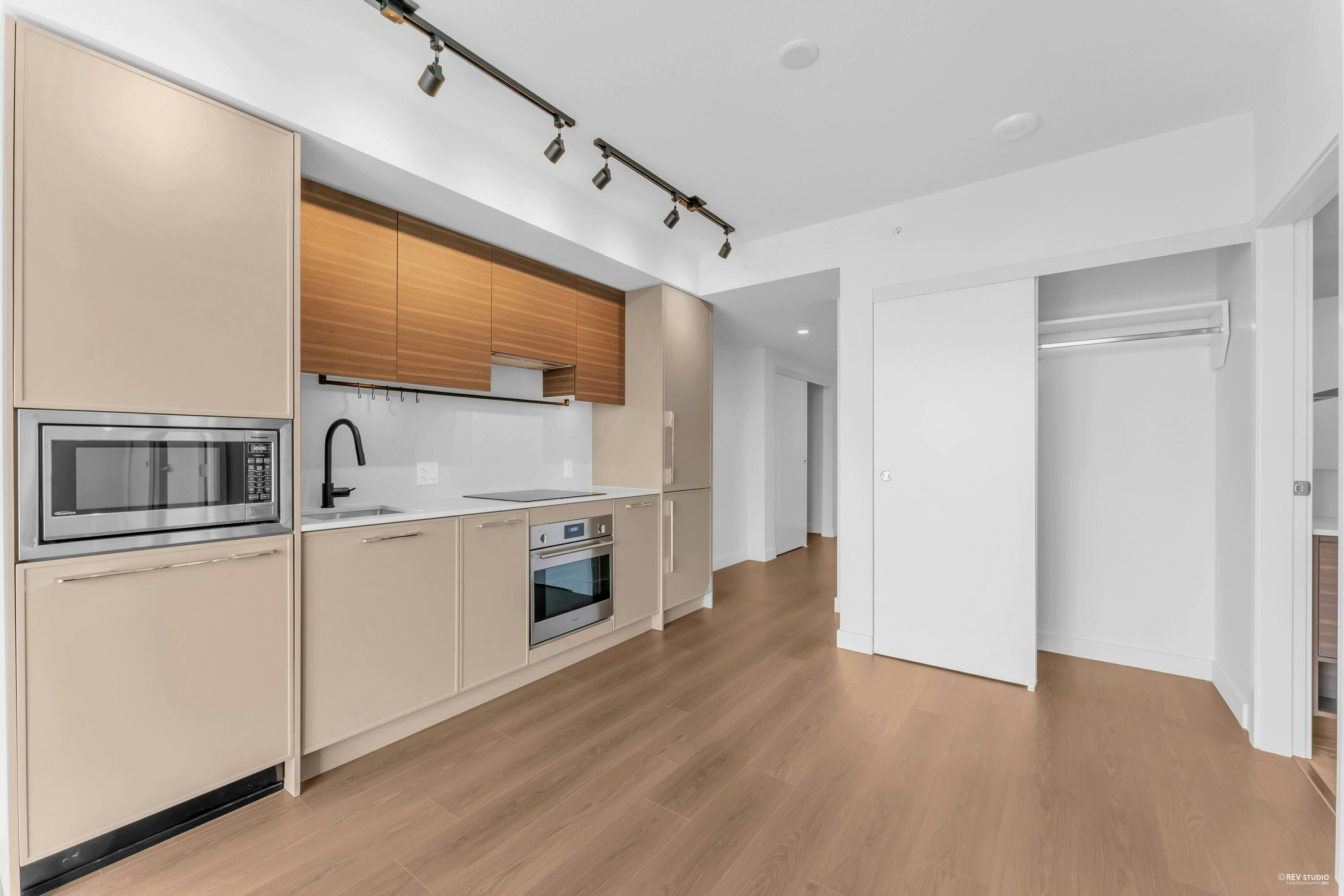 2801-13745 George Junction - 3