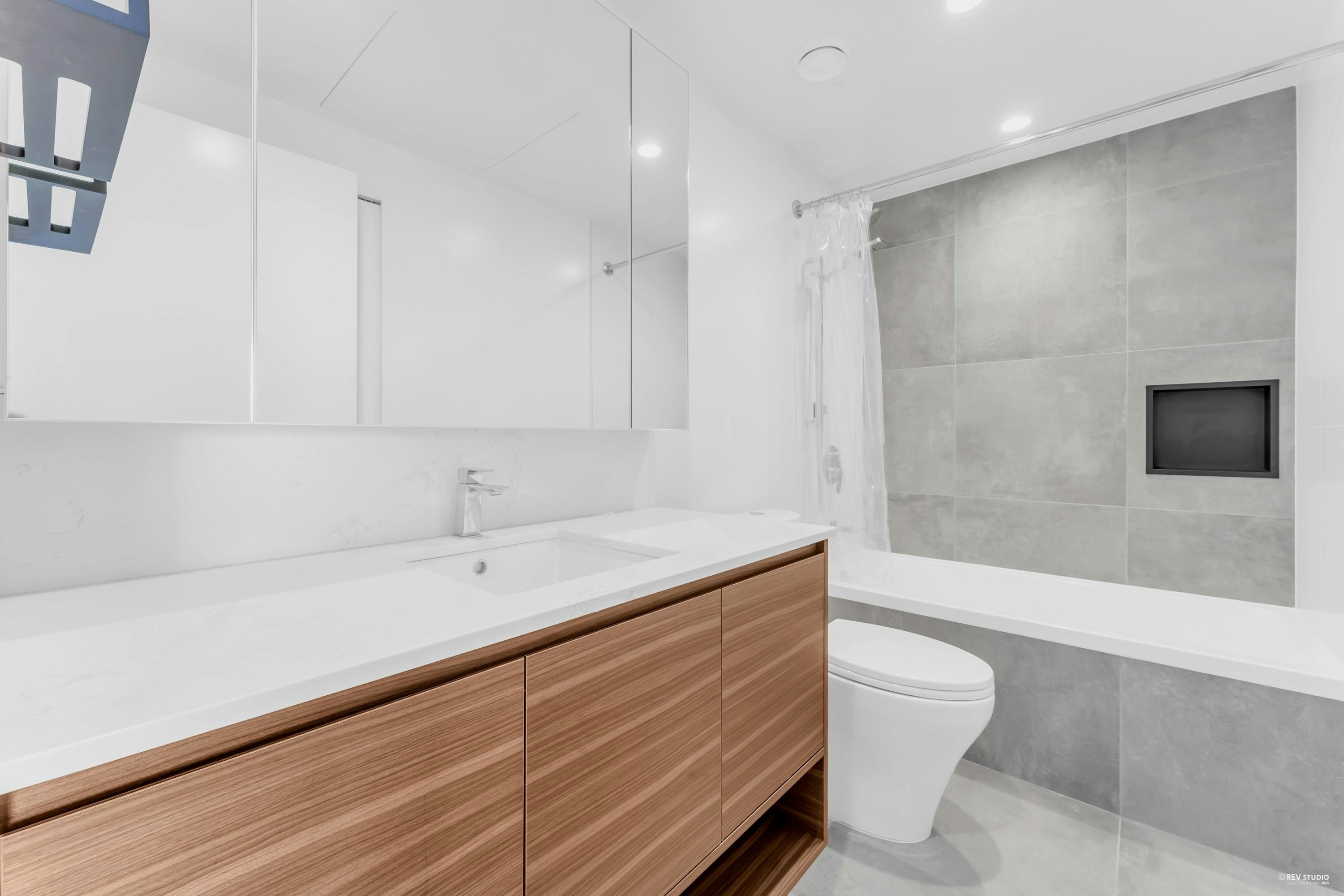 2801-13745 George Junction, Surrey, BC, V3T 0V8 - 12