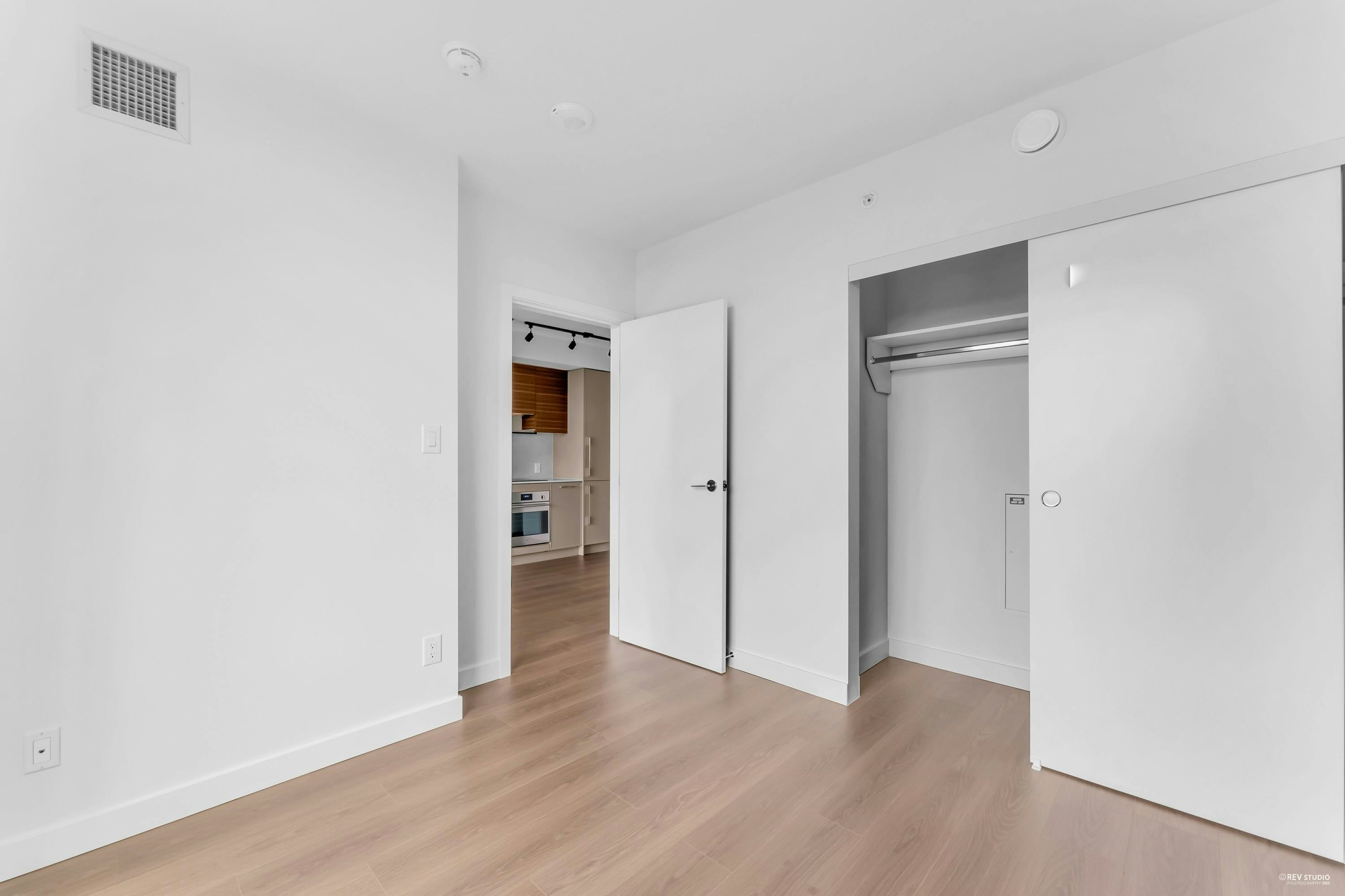 2801-13745 George Junction, Surrey, BC, V3T 0V8 - 11