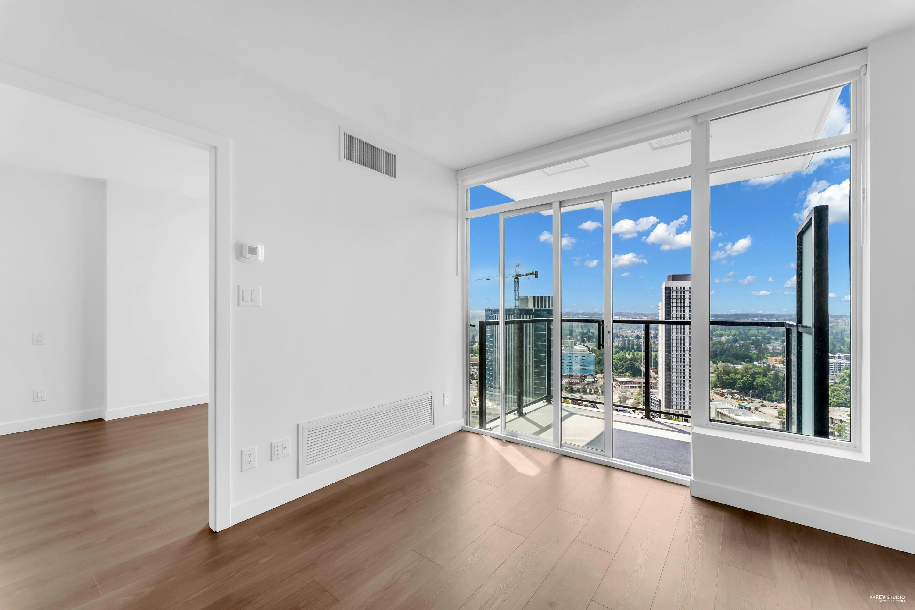 2801-13745 George Junction, Surrey, BC, V3T 0V8 - 8