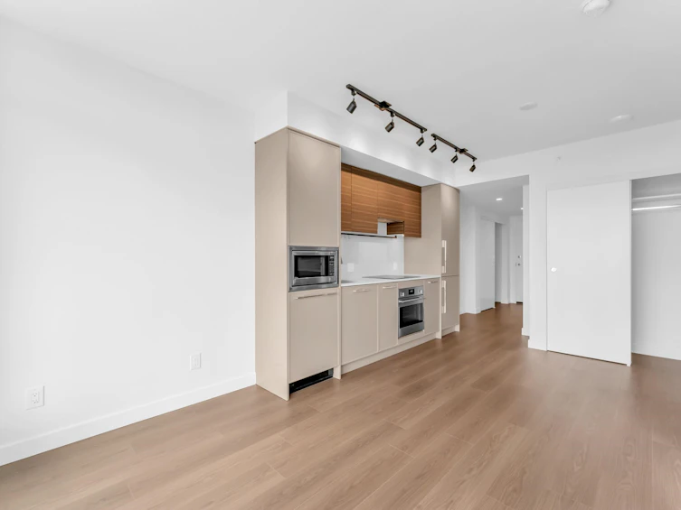 2801-13745 George Junction, Surrey, BC, V3T 0V8 - 6