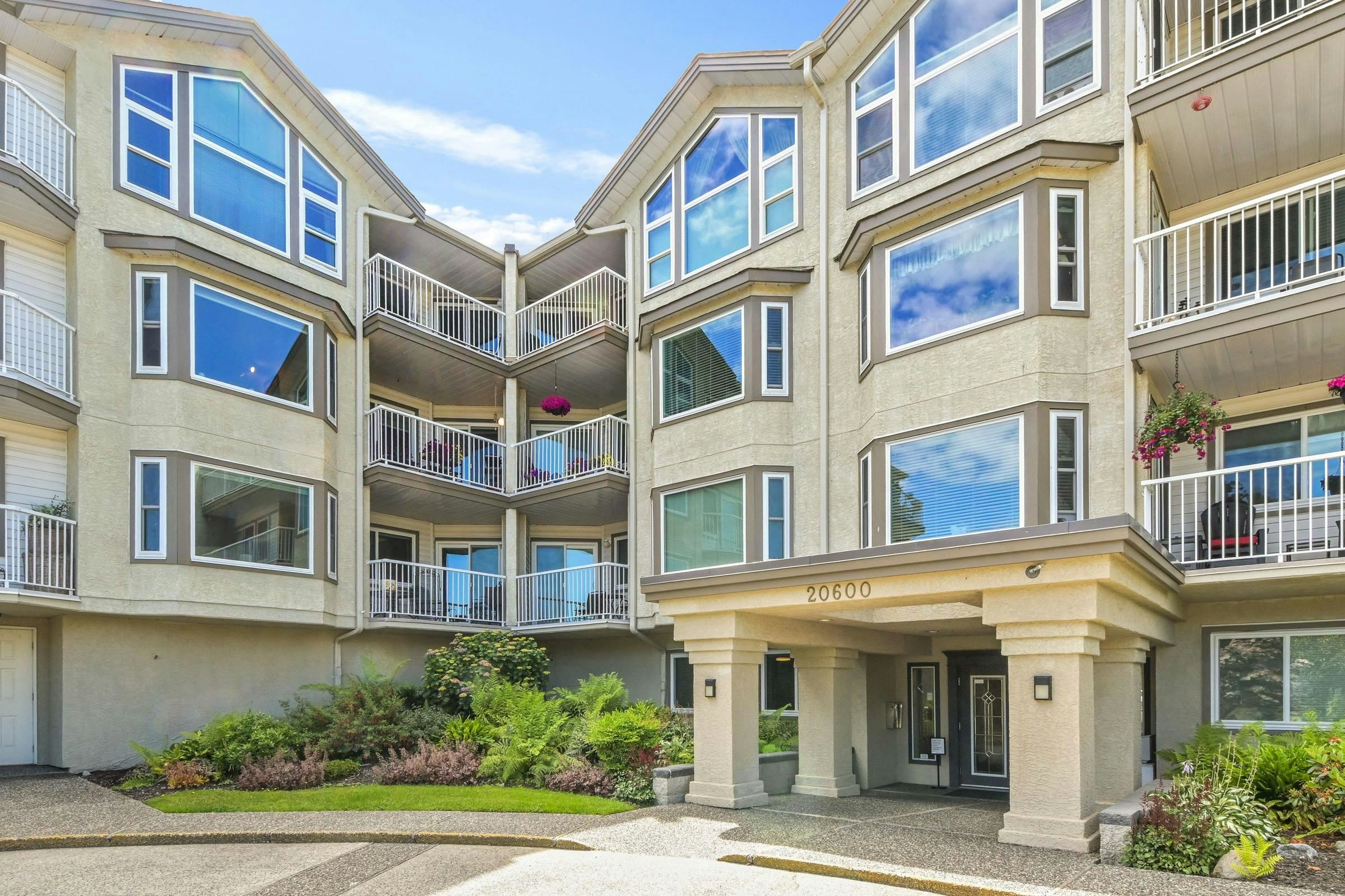 205-20600 53a Avenue, Langley, BC, V3A 8C2